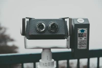 Bots de voz de IA vs Agentes Humanos: ¿Quién ofrece una mejor experiencia al cliente?