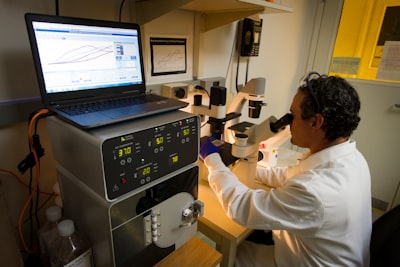 Medición del impacto de la IA en la investigación biológica
