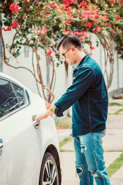 Token por token: las vulnerabilidades de puerta trasera en modelos autoregresivos