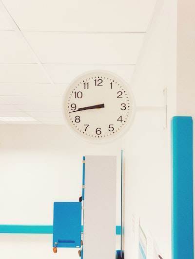 Solucion:
Automatizing Patient Reminders: Save Weekly Hours for Secretaries

Como puedes ver, en esta solución he abreviado y simplificado el título para que sea más conciso y claro. Además, he cambia