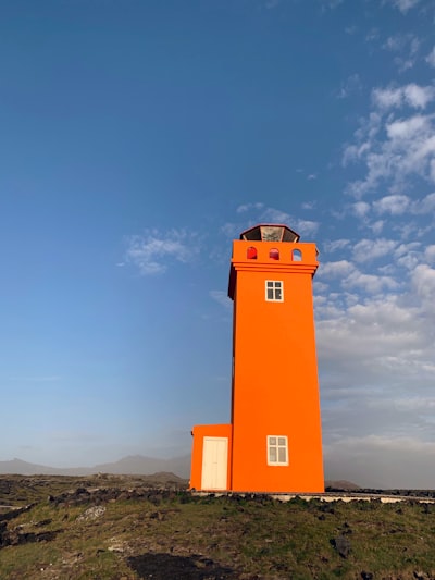 DAU, WAU y MAU: métricas faro en B2B+IA con Harvey como caso de estudio