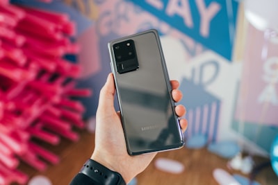Samsung aumenta precios de teléfonos inteligentes y tabletas