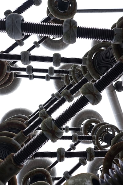 ¿Cómo mejorar la eficiencia energética de las empresas con servicios de ingeniería de backend?