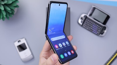 ¿Puede un flip phone moderno reemplazar a tu smartphone?