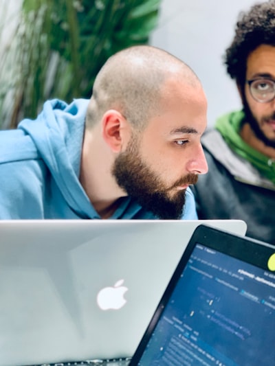 Industrias que requieren desarrollo de software con IA