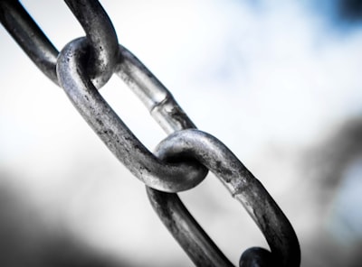 Vulnerabilidades que amenazan a Chainlit