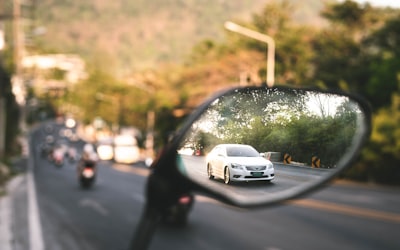 Predicción de la atención visual de conductores mediante difusión y razonamiento semántico con LLM.