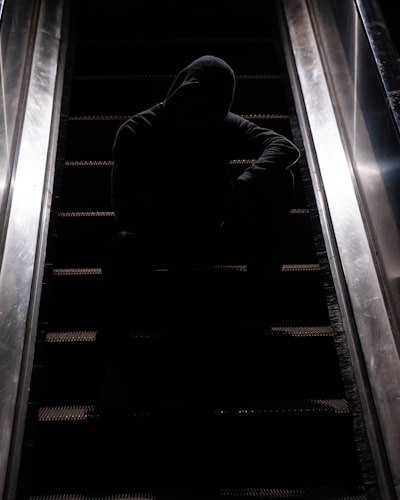 Cómo un Secreto Codificado Llevó a la Toma Completa de ServiceNow