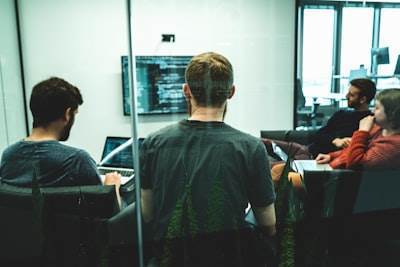Optimización de costos al externalizar servicios de programación
