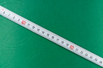 Una guía para estimar efectos de tratamiento heterogéneos en análisis de supervivencia