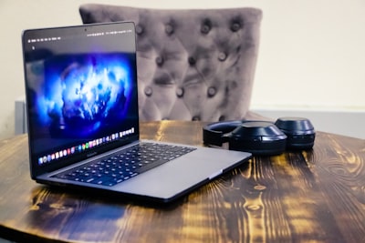 Características de equilibrio de rendimiento en laptops de IA para juegos
