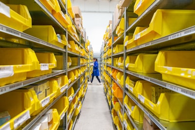 ¿Cumple la automatización de actualizaciones de inventario con las regulaciones de protección de datos?