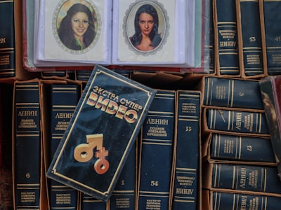 Estos 6 audiolibros narrados por celebridades son ideales para tus créditos de Audible.