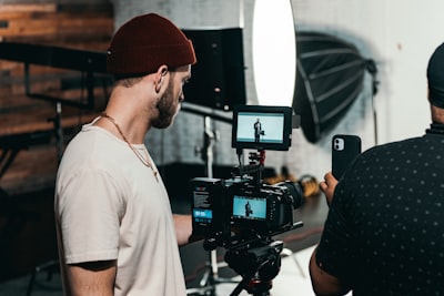 Generación de video en streaming con modelos de mundo interactivos