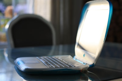 Laptops de plástico: más caras, pero a menudo mejores que las de metal
