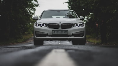 150 Leyendas Virales de BMW para Instagram en 2025 - Leyendas Únicas