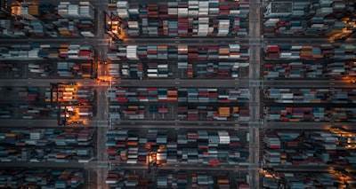 Elegir entre Sin servidor y Contenedores para tu proyecto de 2025