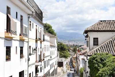 Oficial reduce faltas en salón de belleza en Granada