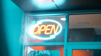 Falta de diversidad en la oferta de tiendas de iluminación.