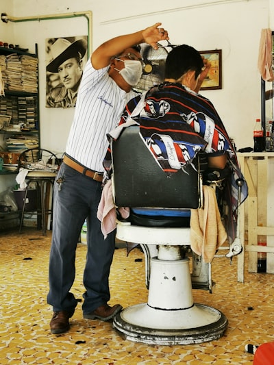¿Es compatible el software de barbería con dispositivos móviles?