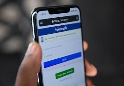 Facebook revive listados de empleo para conectar a locales con nuevas oportunidades