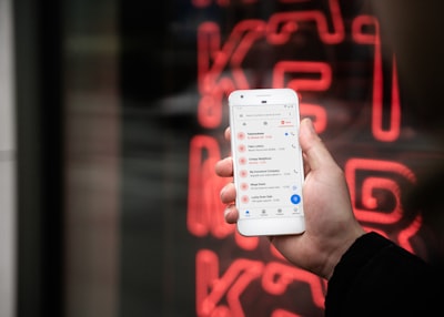 Cómo la inteligencia artificial en el sistema telefónico apoya la transformación digital