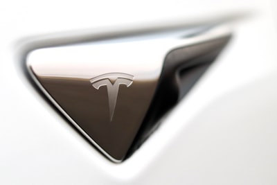 Tesla elimina la palabra 'Autopilot' de sus promociones en California