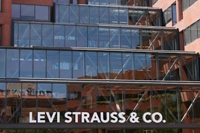 Glass Lewis en contra del paquete de remuneración de $1 billón de Elon Musk de Tesla