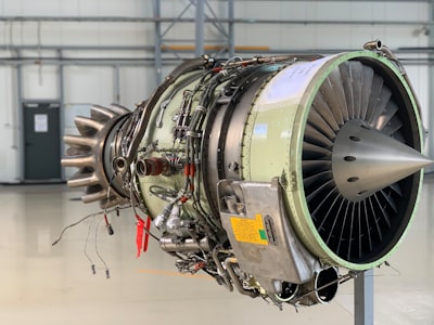 Impacto del récord de combustible de aviación en pequeñas empresas