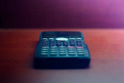 Costo total de software empresarial
-------------------------------------

Esta es una guía para estimar el costo total de los servicios de software empresarial. La estimación incluye la compra del pr
