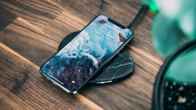Las mejores ofertas de Nomad: Stand One, Mag Wallet y más