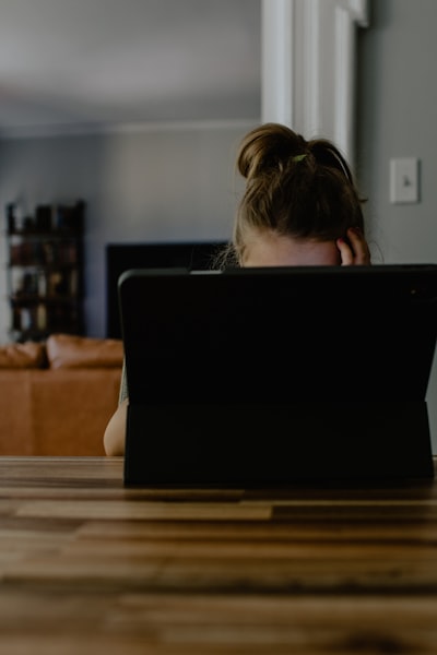 Cómo un socio de automatización digital potencia el trabajo híbrido