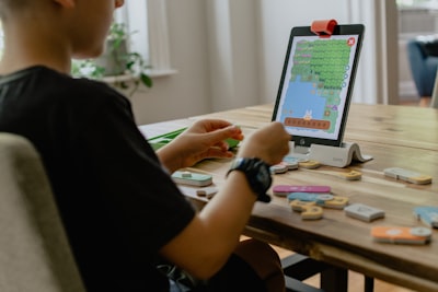Desarrollo de software de IA: ¿es compatible con el trabajo remoto o híbrido?