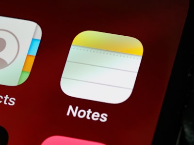 Apple soluciona vulnerabilidad de iOS que guardaba notificaciones borradas de Signal en investigaciones del FBI