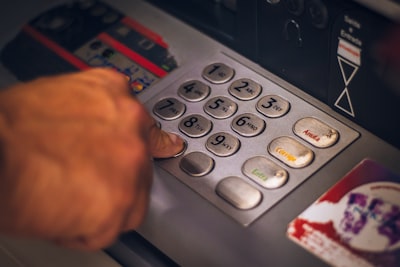 La falta de MFA en bancos expone a los clientes a robos