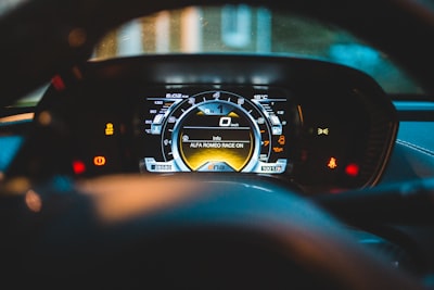 ¿Para qué se utilizan los paneles de control en tiempo real automáticos?