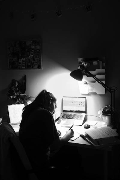 Deja que Vezlo escriba tus documentos automáticamente.