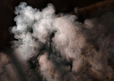 ¿Predicen los modelos fundacionales el PM2.5 extremo?