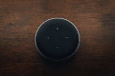 Este control remoto hace cambiar la forma en que uso Alexa en casa