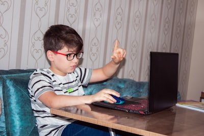 Prueba de juguetes inteligentes de tus hijos para detectar privacidad.
