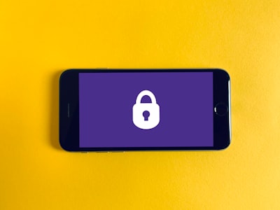 ¿Cómo proteger la información confidencial en el desarrollo de aplicaciones móviles?