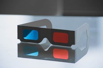 Advanced Self-Healing Composites with Dynamic Control of Optical Transparency