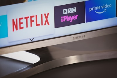 La BBC sube la cuota de televisión a £180 ante la competencia de precios de Netflix