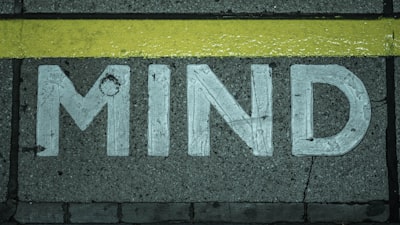 Memoria proactiva para recuperación en diálogos streaming