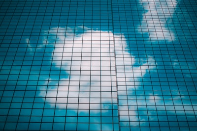 Producción de videos de marketing de IA en entornos en la nube