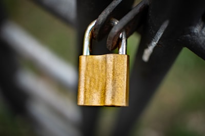 Bloquear los avisos no seguros con el Firewall para IA
