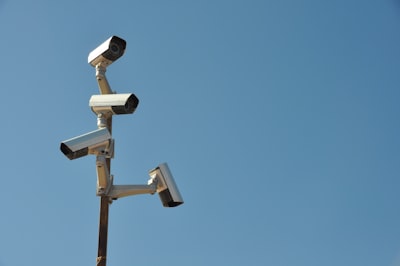 ¿Impacto del acceso a la información en la detección de sabotajes por parte de los monitores de LLM?