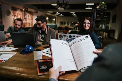 Encuentra un socio oficial de programación personalizado