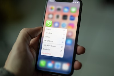 Cómo verificar el historial de uso de aplicaciones y los registros de consumo de energía en iOS