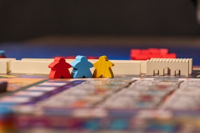 Aprendizaje PAC descentralizado y privado en juegos estocásticos